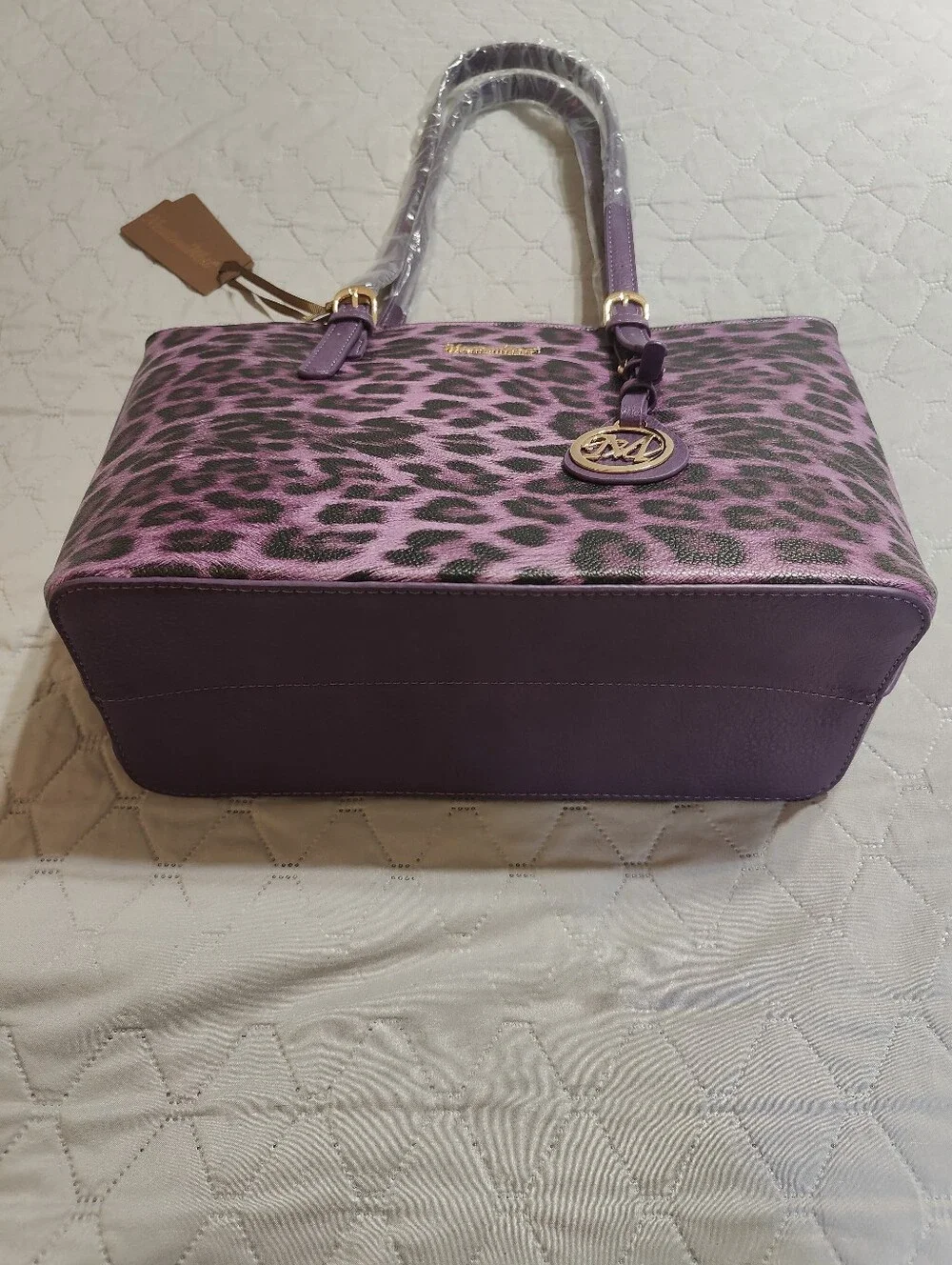 Montana West leopard print